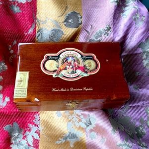 CASA CUBA FLOR FINA SANTIAGO ESPECIAL DOVBLE CUATRO